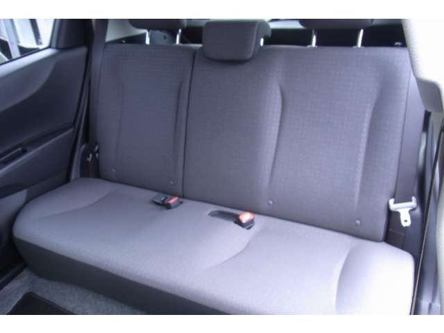 トヨタ ヴィッツ １．３ Ｆ スマイルエディション H25年 (近畿) 99