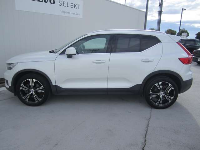 ボルボ ＸＣ４０ Ｂ４ ＡＷＤ インスクリプション ４ＷＤ R2年 (四国) 99