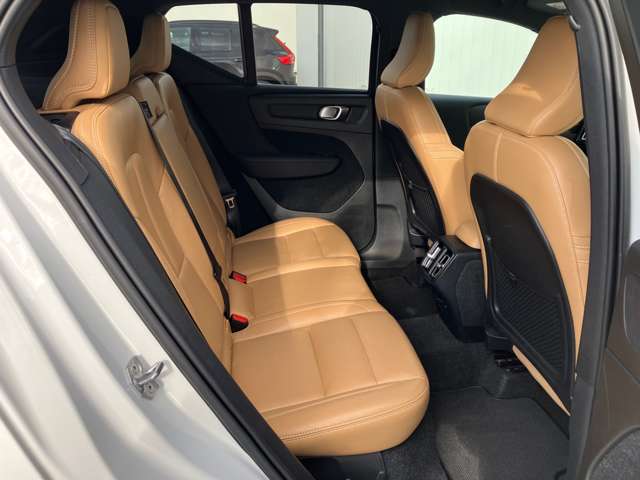 ボルボ ＸＣ４０ Ｂ４ ＡＷＤ インスクリプション ４ＷＤ R2年 (四国) 99