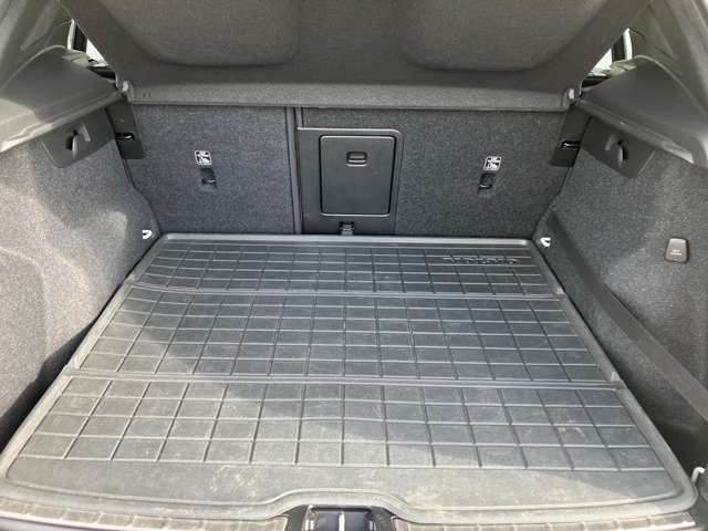 ボルボ ＸＣ４０ Ｂ４ ＡＷＤ インスクリプション ４ＷＤ R2年 (四国) 99