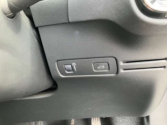 ボルボ ＸＣ４０ Ｂ４ ＡＷＤ インスクリプション ４ＷＤ R2年 (四国) 99