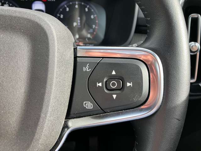 ボルボ ＸＣ４０ Ｂ４ ＡＷＤ インスクリプション ４ＷＤ R2年 (四国) 99