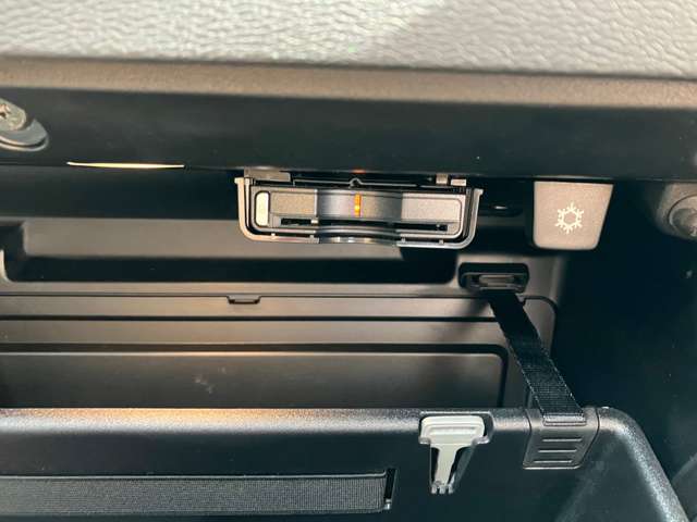 ボルボ ＸＣ４０ Ｂ４ ＡＷＤ インスクリプション ４ＷＤ R2年 (四国) 99