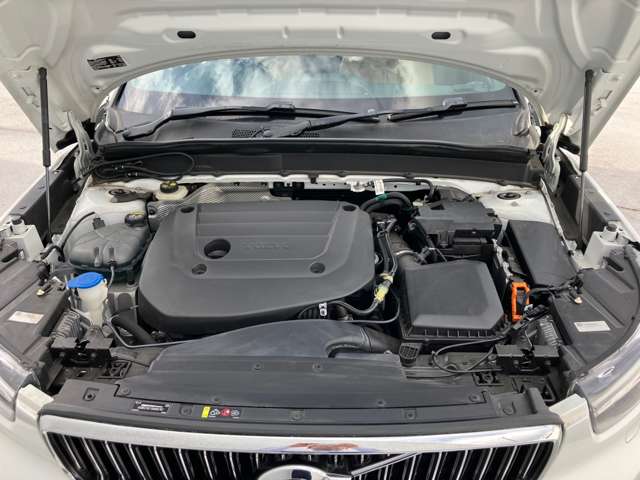 ボルボ ＸＣ４０ Ｂ４ ＡＷＤ インスクリプション ４ＷＤ R2年 (四国) 99