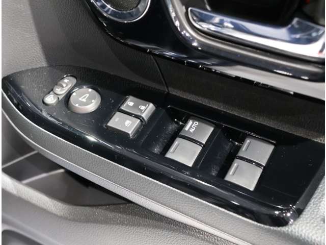 ホンダ Ｎ　ＢＯＸ カスタム ６６０ Ｌ R3年 (関東) 99