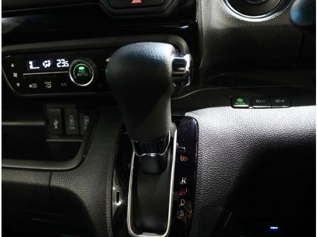 ホンダ Ｎ　ＢＯＸ カスタム ６６０ Ｌ R3年 (関東) 99