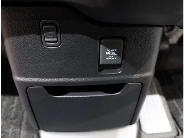 ホンダ Ｎ　ＢＯＸ カスタム ６６０ Ｌ R3年 (関東) 99