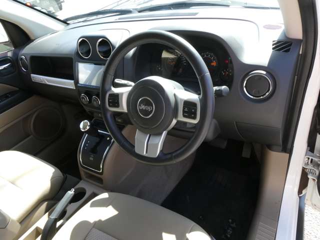 ジープ コンパス アルティチュード　スポーツ H26年 (関東) 99