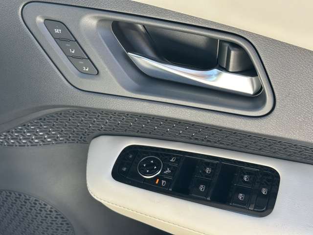 日産 アリア Ｂ６ R5年 (東海) 99