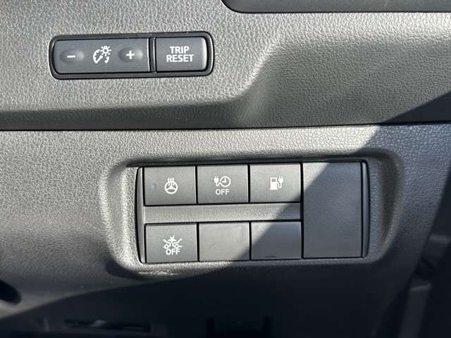 日産 リーフ Ｘ R4年 (東海) 99