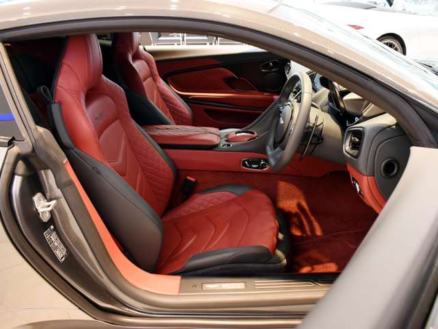 アストンマーティン ＤＢＳスーパーレッジェーラ ７７０アルティメット R6年 (関東) 99