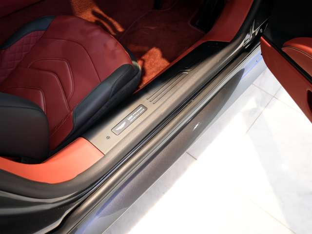 アストンマーティン ＤＢＳスーパーレッジェーラ ７７０アルティメット R6年 (関東) 99