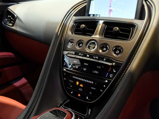 アストンマーティン ＤＢＳスーパーレッジェーラ ７７０アルティメット R6年 (関東) 99