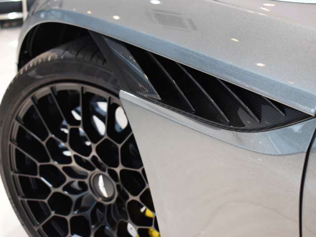 アストンマーティン ＤＢＳスーパーレッジェーラ ７７０アルティメット R6年 (関東) 99