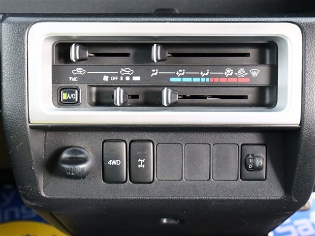 ダイハツ ハイゼットトラック ６６０ エクストラ ３方開 ４ＷＤ H29年 (関東) 99