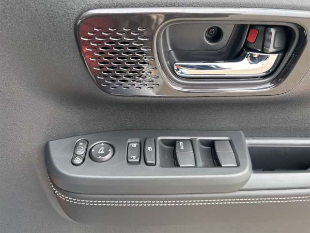 ホンダ Ｎ　ＢＯＸ カスタム ６６０ コーディネートスタイル モノトーン R6年 (近畿) 99