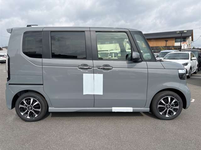 ホンダ Ｎ　ＢＯＸ カスタム ６６０ コーディネートスタイル モノトーン R6年 (近畿) 99