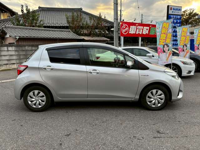 トヨタ ヴィッツ　ハイブリッド １．５ ハイブリッド Ｆ H29年 (関東) 99