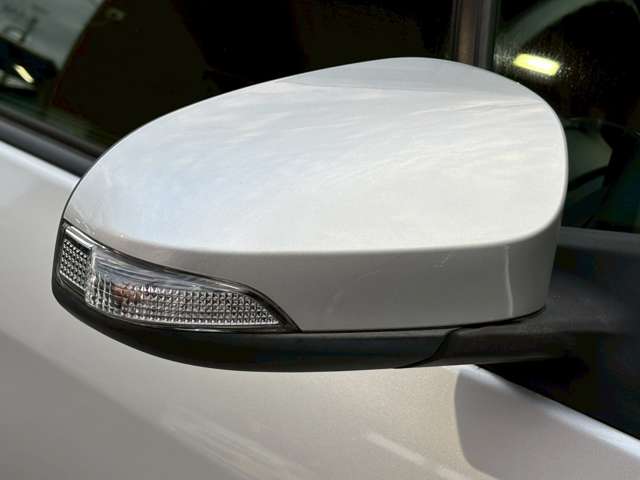 トヨタ ヴィッツ　ハイブリッド １．５ ハイブリッド Ｆ H29年 (関東) 99