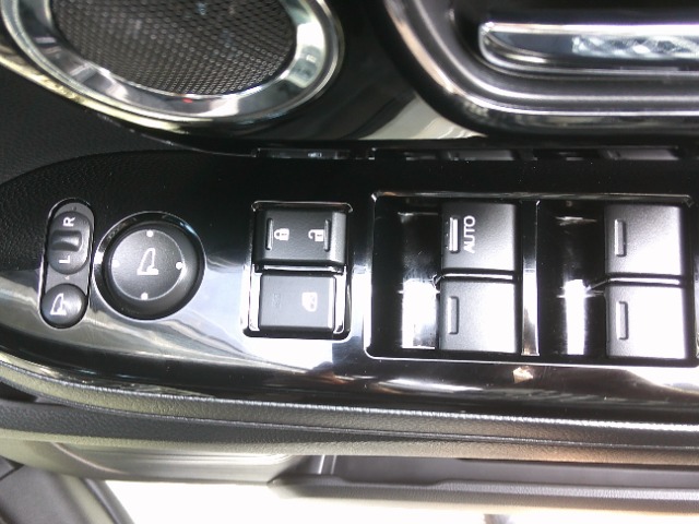 ホンダ Ｎ　ＢＯＸ カスタム ６６０ Ｌ R5年 (東北) 99