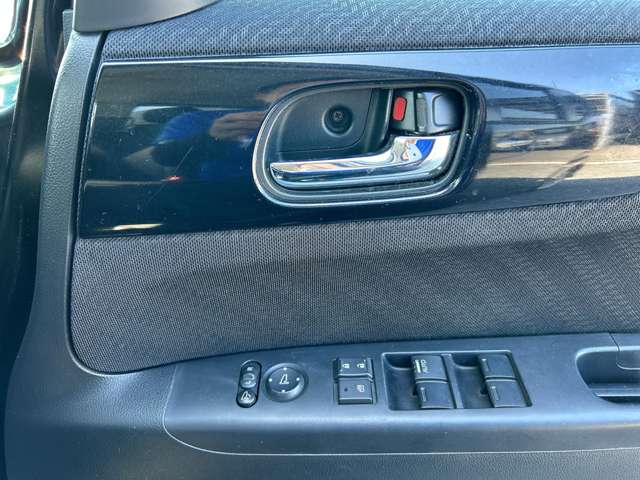 ホンダ Ｎ　ＢＯＸ ６６０ カスタムＧ Ｌパッケージ H25年 (九州・沖縄) 99