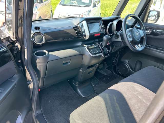 ホンダ Ｎ　ＢＯＸ ６６０ カスタムＧ Ｌパッケージ H25年 (九州・沖縄) 99