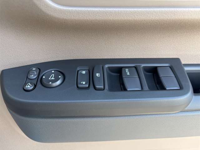 ホンダ Ｎ　ＢＯＸ ジョイ ６６０ モノトーン R7年 (近畿) 99