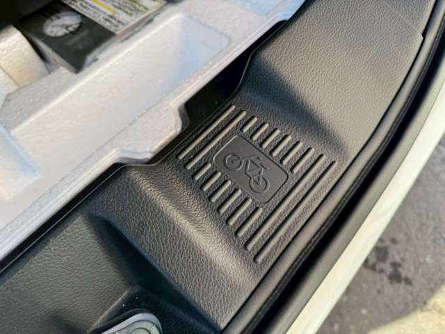 スズキ スペーシア ６６０ カスタム ハイブリッド ＧＳ 衝突被害軽減ブレーキ非装着車 ４ＷＤ H30年 (北海道) 99