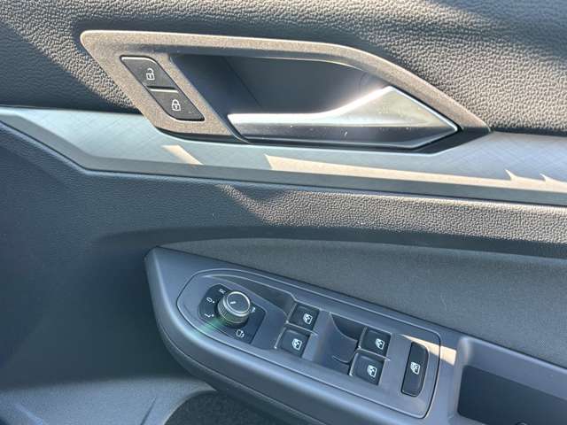 フォルクスワーゲン ゴルフ ｅＴＳＩ　アクティブ R3年 (九州・沖縄) 99