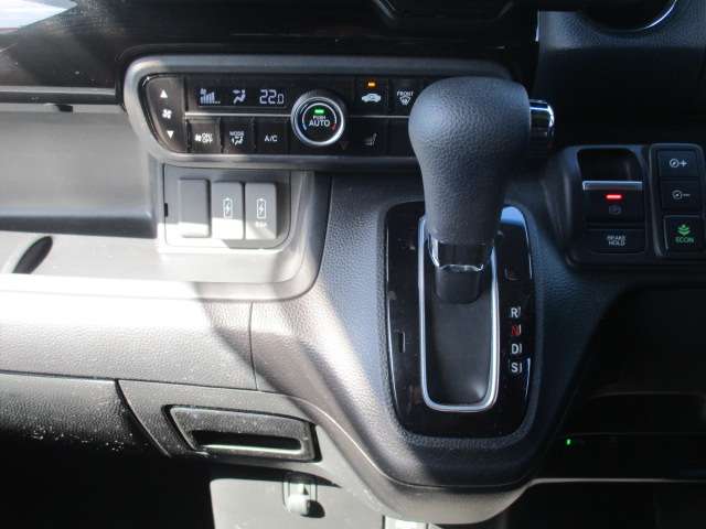 ホンダ Ｎ　ＢＯＸ カスタム ６６０ Ｌ R4年 (中国) 99