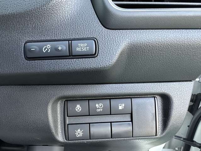 日産 リーフ アーバンクロム R3年 (東海) 99