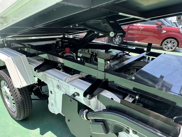 スズキ キャリイトラック ６６０ 頑丈ダンプ ３方開 ４ＷＤ R6年 (東海) 99