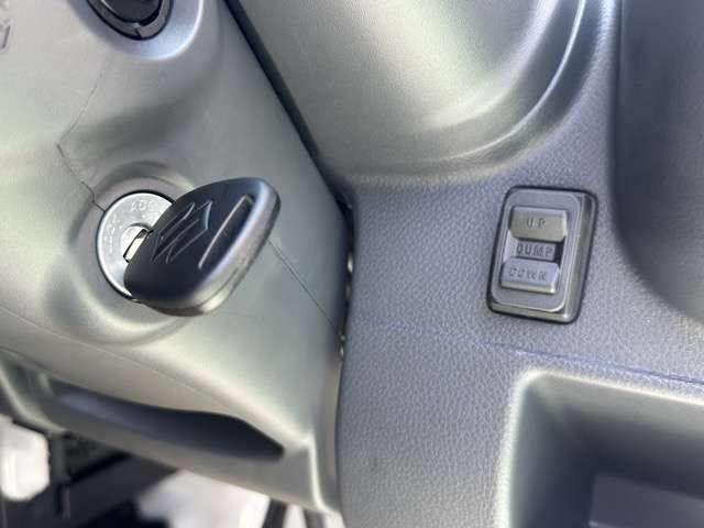 スズキ キャリイトラック ６６０ 頑丈ダンプ ３方開 ４ＷＤ R6年 (東海) 99