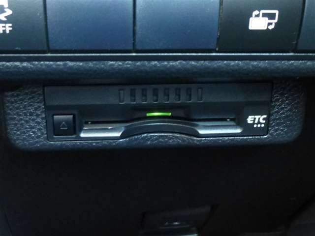 トヨタ カローラ　ツーリング　ハイブリッド １．８ ハイブリッド Ｓ R2年 (東北) 99