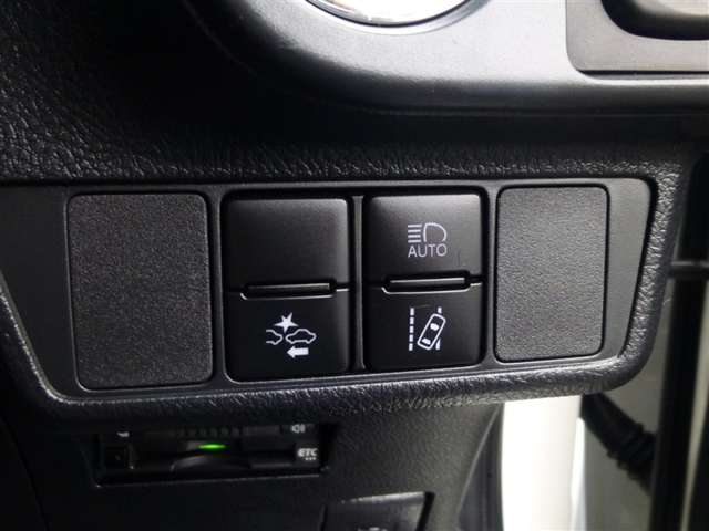 トヨタ カローラフィールダー　ハイブリッド １．５ ハイブリッド Ｇ Ｗ×Ｂ H30年 (東北) 99