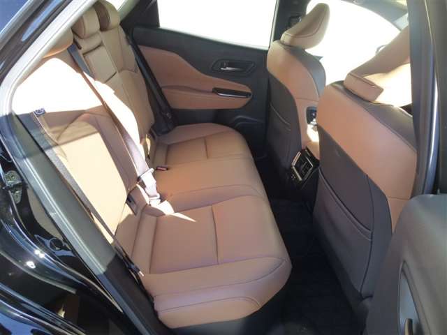 トヨタ クラウン　スポーツ　ハイブリッド ２．５ Ｚ Ｅ－ＦＯＵＲ ４ＷＤ R5年 (東北) 99