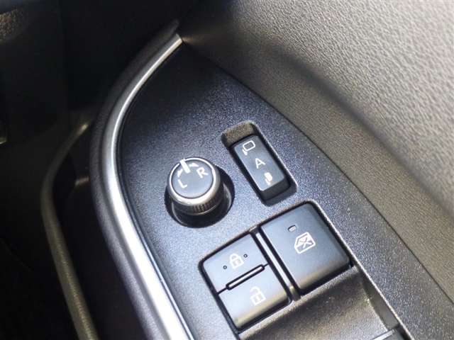 トヨタ ノア １．８ ハイブリッド Ｓ－Ｚ R4年 (東北) 99