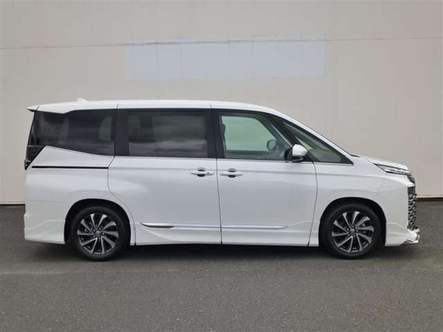 トヨタ ヴォクシー １．８ ハイブリッド Ｓ－Ｚ R5年 (東北) 99