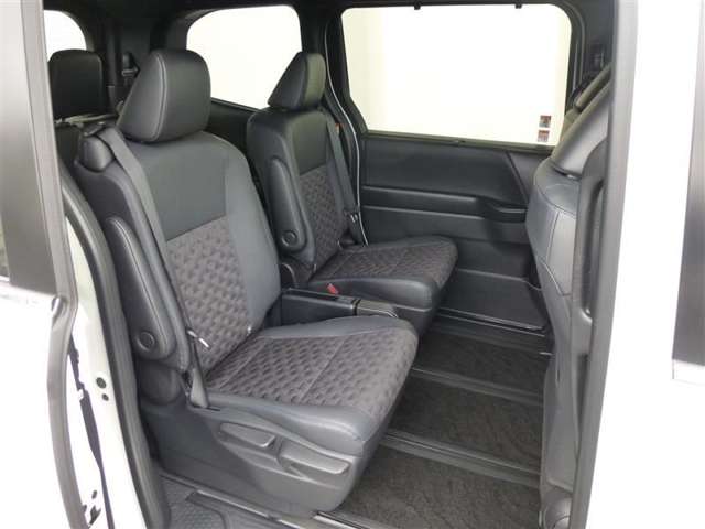 トヨタ ヴォクシー １．８ ハイブリッド Ｓ－Ｚ R5年 (東北) 99