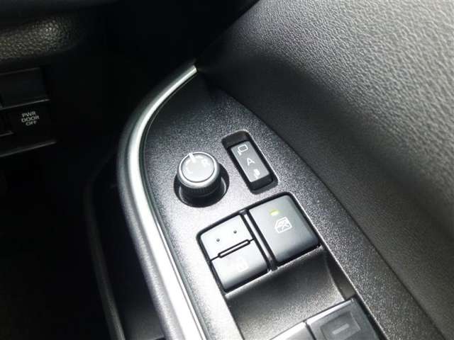 トヨタ ヴォクシー １．８ ハイブリッド Ｓ－Ｚ R5年 (東北) 99