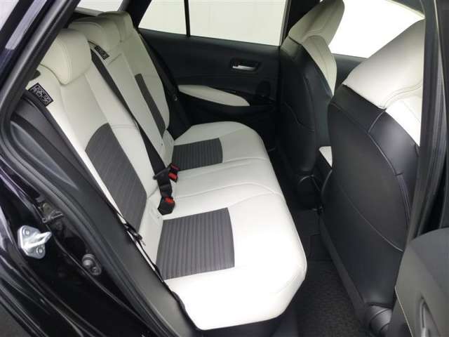 トヨタ カローラ　ツーリング　ハイブリッド １．８ ハイブリッド ＷＸＢ R1年 (東北) 99