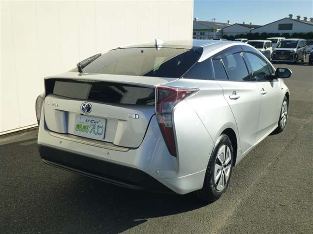 トヨタ プリウス １．８ Ａ H28年 (東北) 99