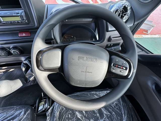 三菱フソウ キャンター 平ボディ ２Ｔ 全低床 R7年 (東海) 99