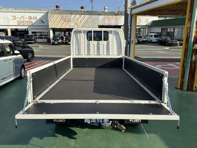 三菱フソウ キャンター 平ボディ ２Ｔ 全低床 R7年 (東海) 99