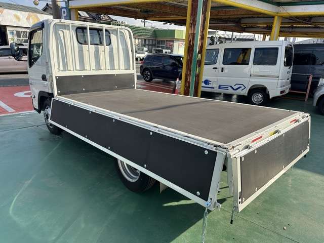 三菱フソウ キャンター 平ボディ ２Ｔ 全低床 R7年 (東海) 99