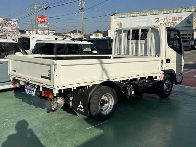 三菱フソウ キャンター 平ボディ ２Ｔ 全低床 R7年 (東海) 99