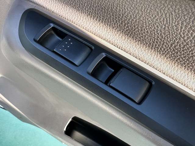 三菱フソウ キャンター 平ボディ ２Ｔ 全低床 R7年 (東海) 99