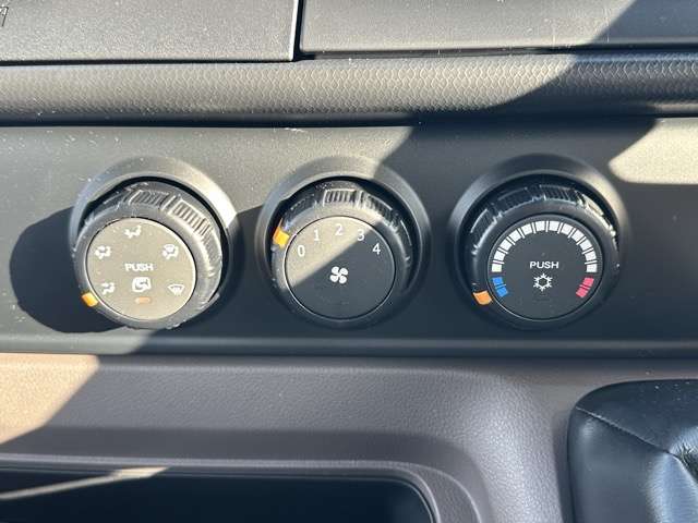 三菱フソウ キャンター 平ボディ ２Ｔ 全低床 R7年 (東海) 99