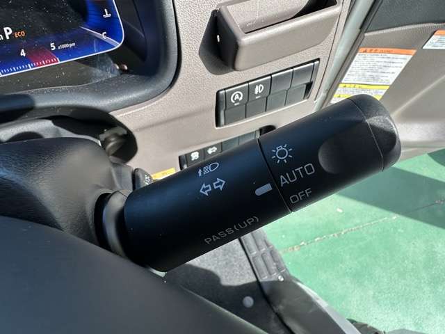 三菱フソウ キャンター 平ボディ 全低床 ２Ｔ R7年 (東海) 99