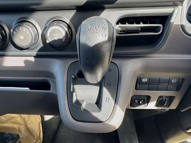 三菱フソウ キャンター 平ボディ 全低床 ２Ｔ R7年 (東海) 99